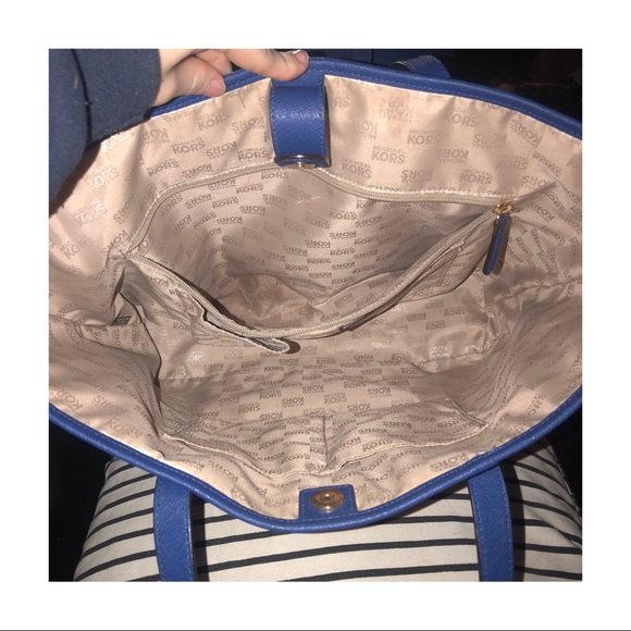 Large blue Michale Kors Bag/Purse/Tote - Picture 4 of 5